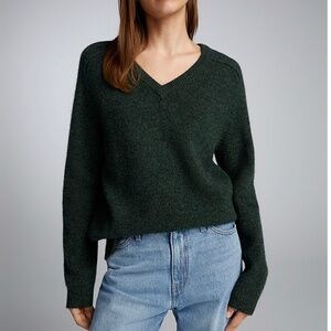 Green pure wool V-neck rustic straight fit sweater NWT
